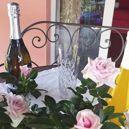 Dimora Amalthea Dei Laghi Maggiore E Monate Lejlighed Angera